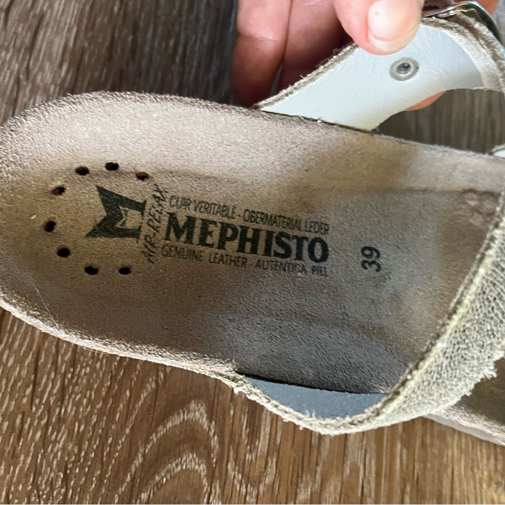 Mephisto sandals, silver metallic. NWT size 39/9 originally $215